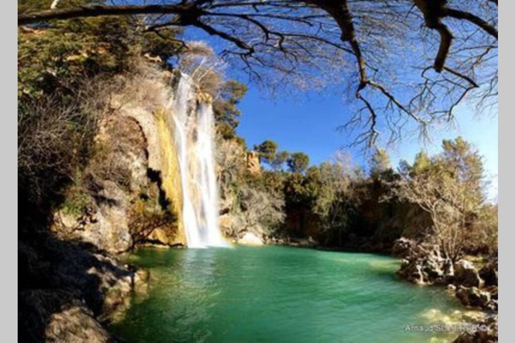 Gite Provencal Independant Avec Piscine Chauffee : Le Suy Bien Flayosc Exteriör bild
