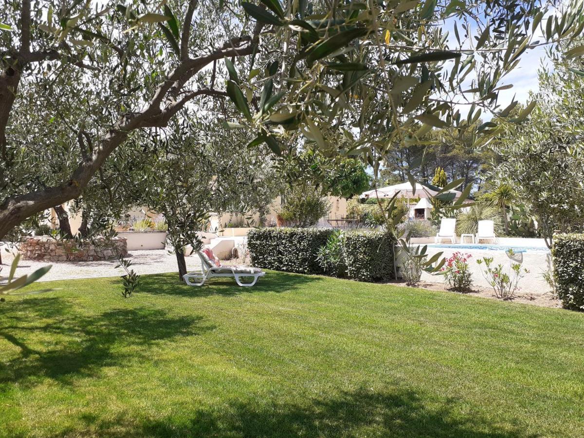Gite Provencal Independant Avec Piscine Chauffee : Le Suy Bien Flayosc Exteriör bild