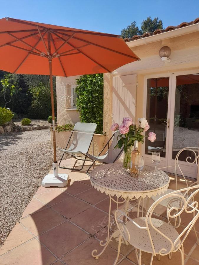 Gite Provencal Independant Avec Piscine Chauffee : Le Suy Bien Flayosc Exteriör bild