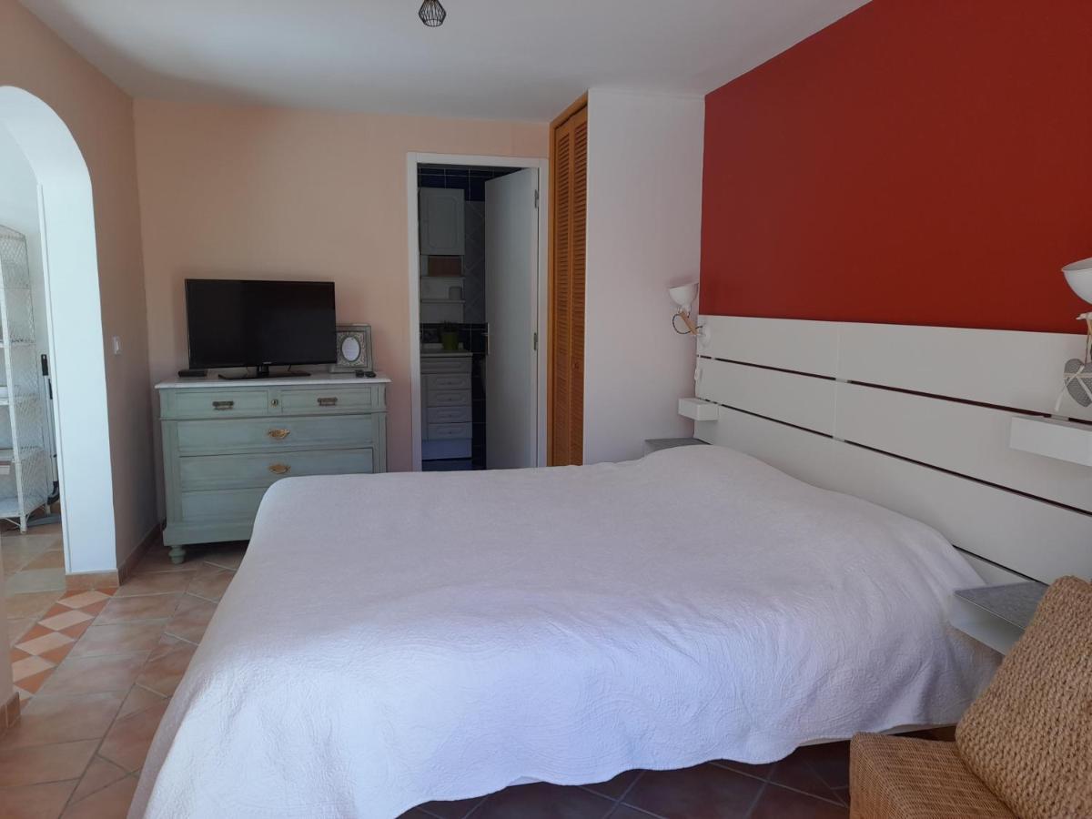 Gite Provencal Independant Avec Piscine Chauffee : Le Suy Bien Flayosc Exteriör bild