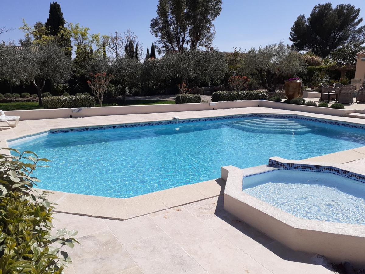 Gite Provencal Independant Avec Piscine Chauffee : Le Suy Bien Flayosc Exteriör bild